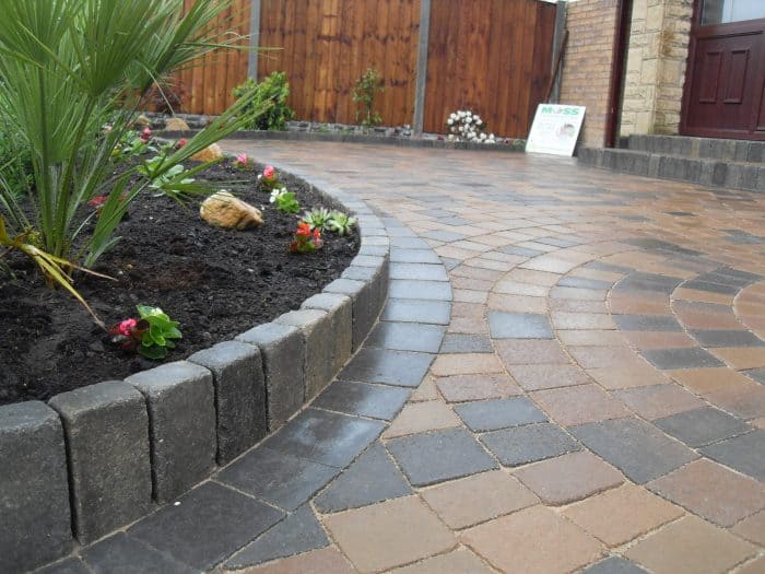 Kingspave Cobble Chestnut circle moss job 1 complete 7 scaled