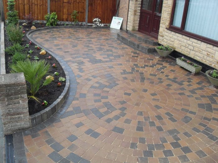 Kingspave Cobble Chestnut circle moss job 1 complete 8 scaled