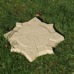 Compass Stepping Stone Bath Buff 440mm - Image 2